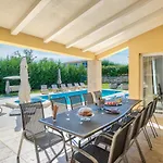 1520 Villa *