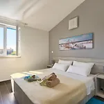 1520 Villa *