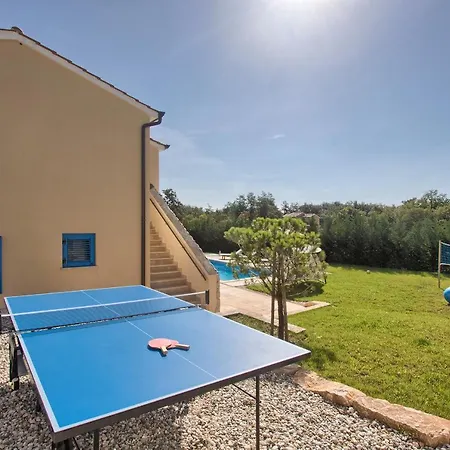 1520 Villa *