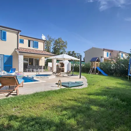 1520 Villa