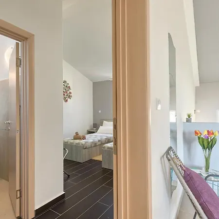 1520 Villa