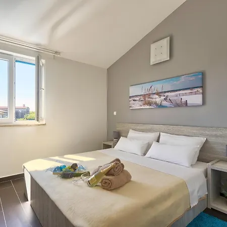 1520 Villa *