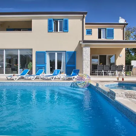 1520 Villa