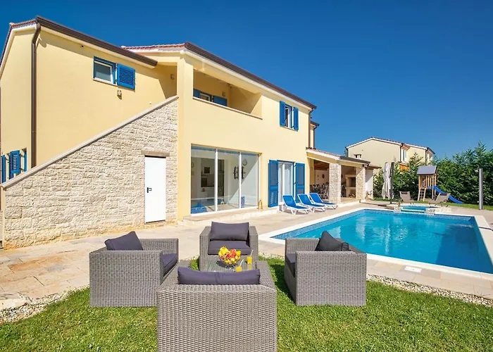 1520 Villa