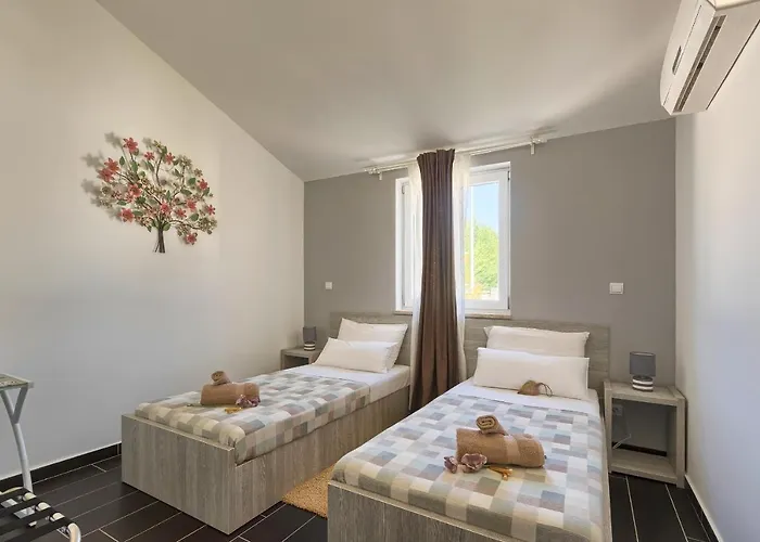 1520 Villa Žminj