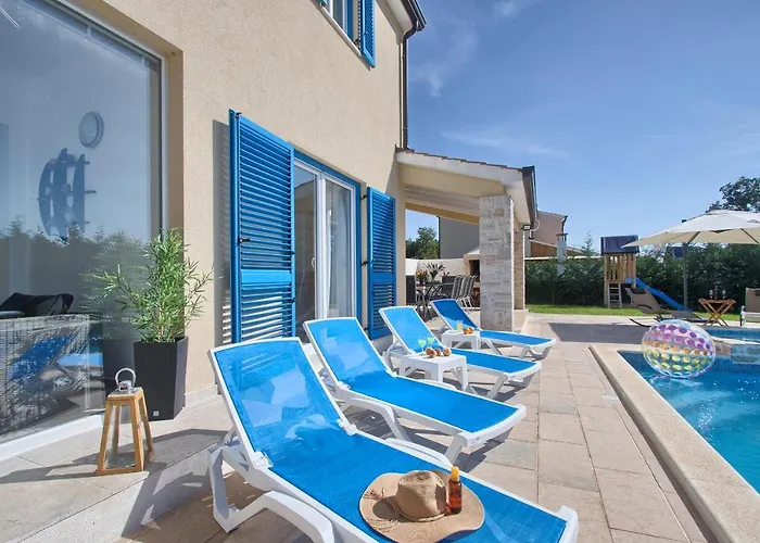1520 Villa