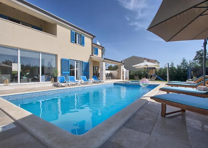 1520 Villa *