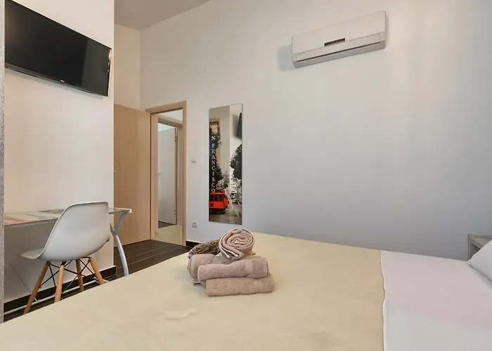 1520 Villa *