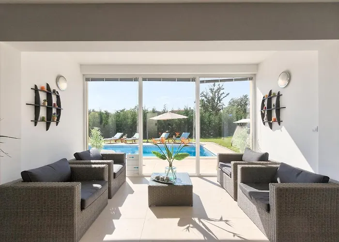 1520 Villa
