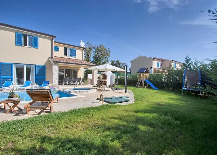 1520 Villa