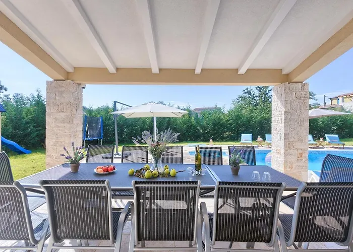 1520 Villa