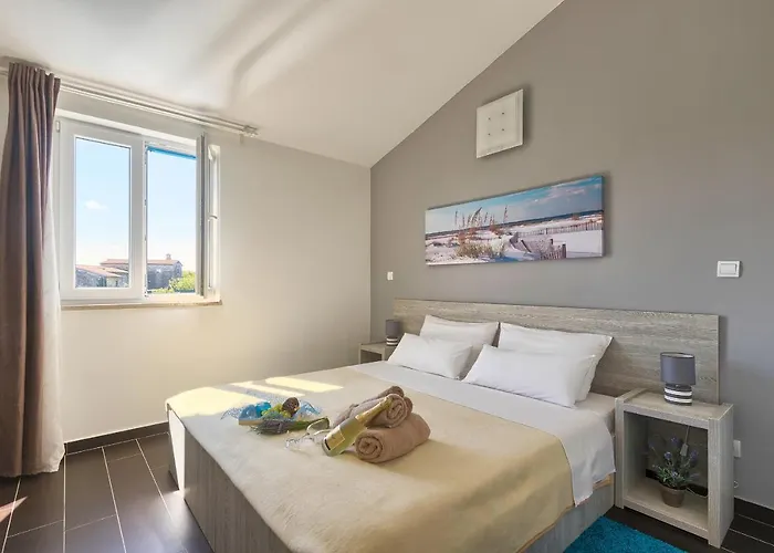 1520 Villa *