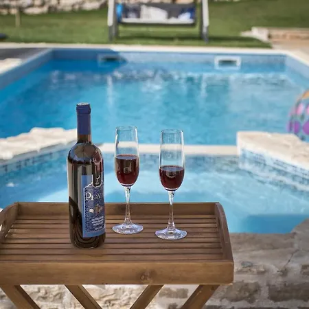 1520 Vila Zminj